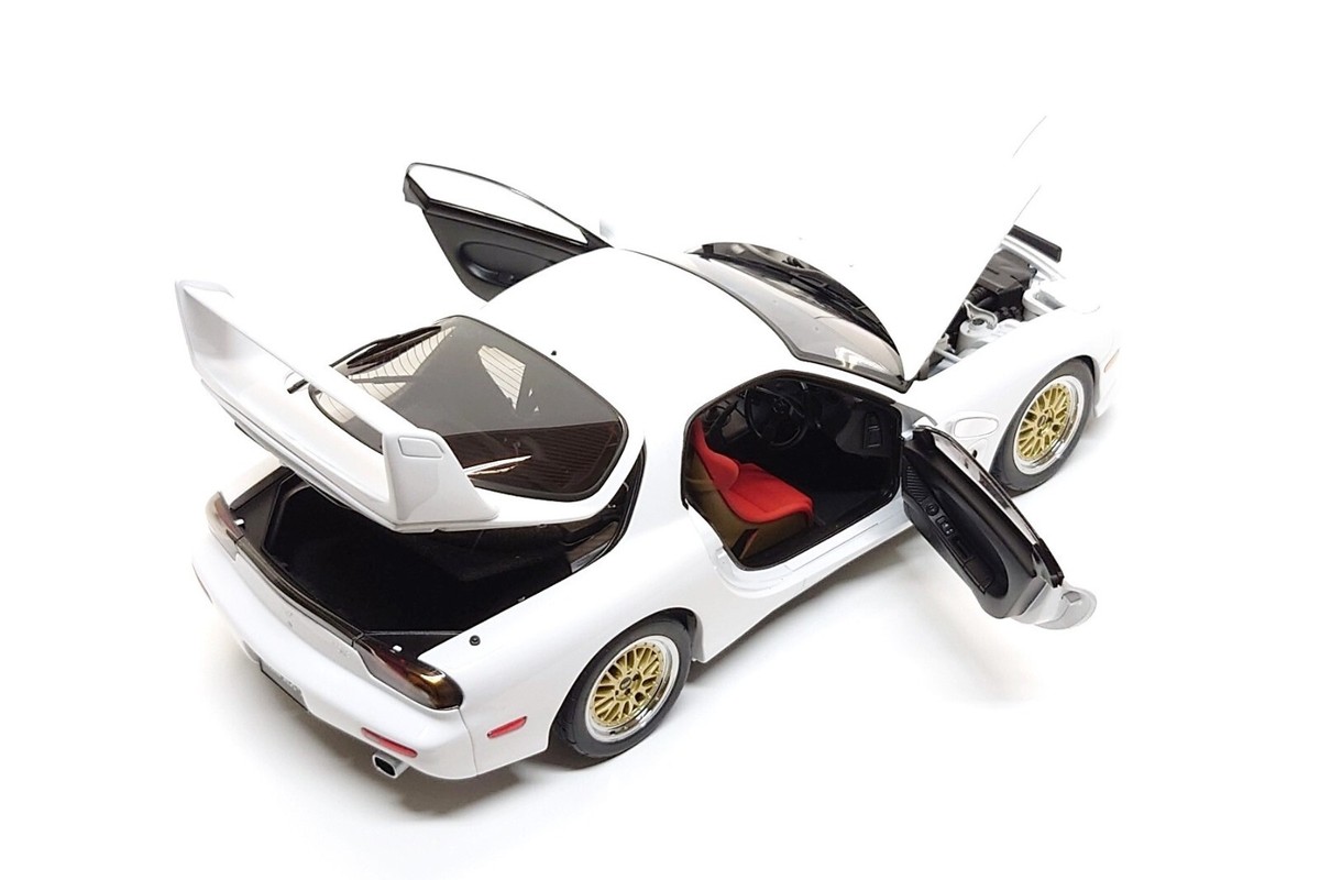 AUTOart 1:18 Mazda efini RX-7 (FD) Tuned Version in Pure