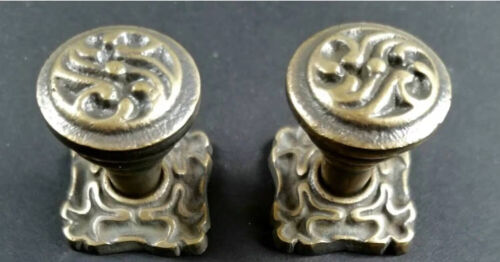 2 x perillas de latón ornamentadas Art Nouveau, tira de herrajes con placa posterior de 1" #K5 - Imagen 2 de 8
