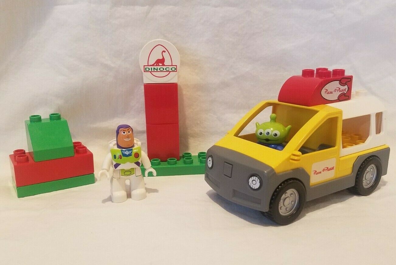 pizza planet buzz lightyear