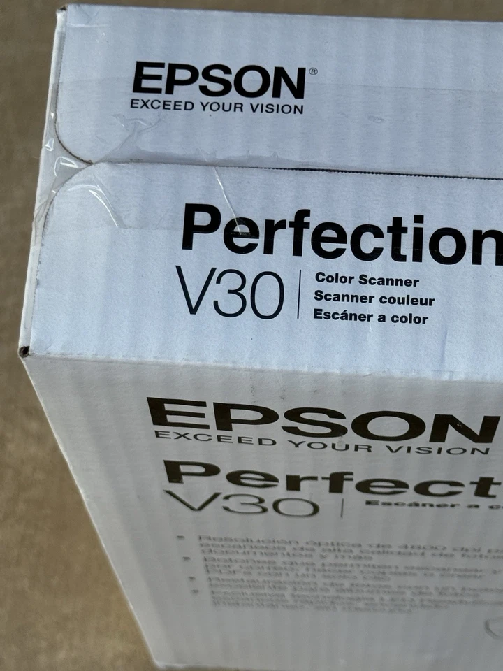 Epson Perfection V30 Color Flatbed Scanner - Never Used - Brand New - Image 3 of 4