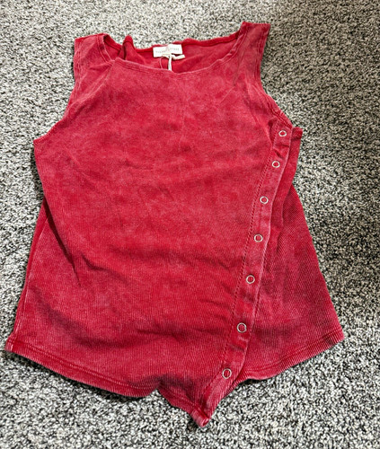 Gilded Intent Women's Red Solid Knit Round Neck Sleeveless Tank Top S M124202
