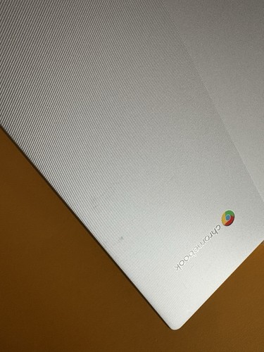 Lenovo 15.6” Chromebook ~ Intel N6000 ~ 128Gb SSD ~ Full HD Display - Picture 4 of 5