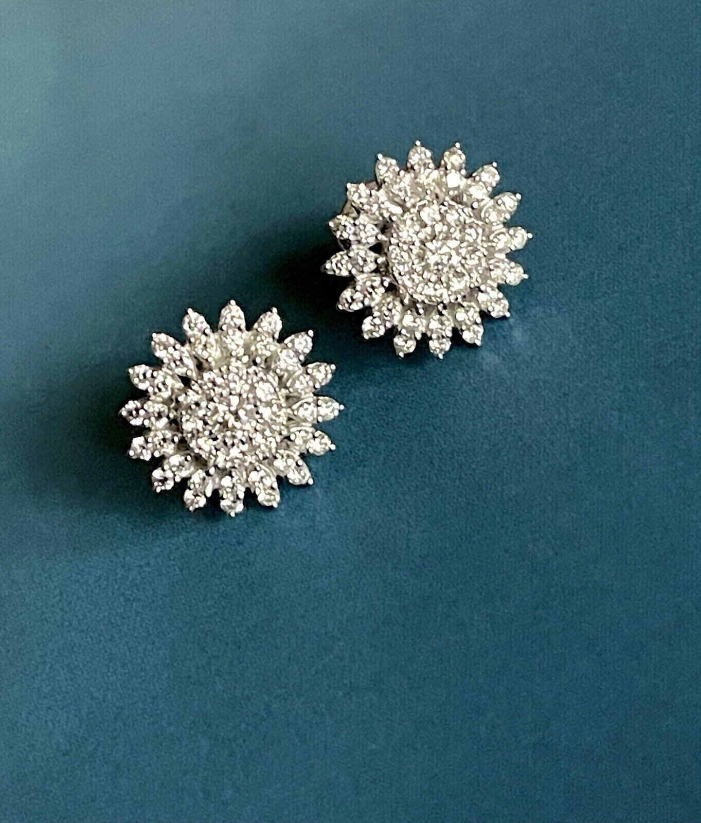 14K White Gold Plated In 2Ct Round Cut Simulated Diamond Women's Stud Earrings