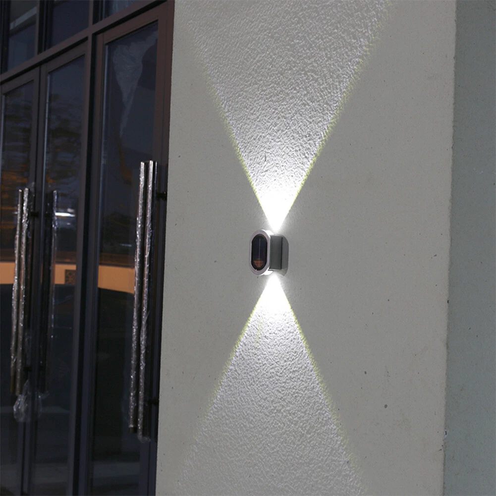 Solar LED Outdoor Lighting Plastic Wall Spotlight for Home Garden