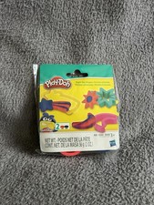 Playdoh 2 Pots and Shape Cutters