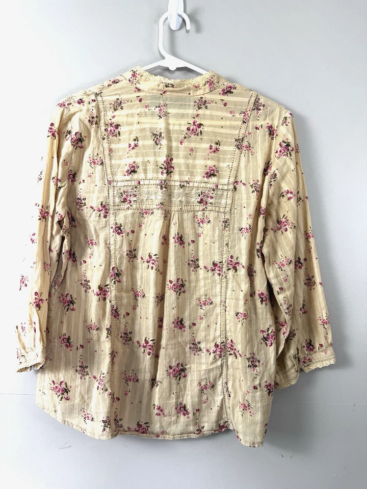 Relativity Tan Floral Pleated Blouse L Lace Crochet Trim Boho Cottagecore Top - Image 2 of 4