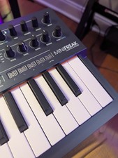 Arturia MiniFreak 37-Key Polyphonic Hybrid Sy...