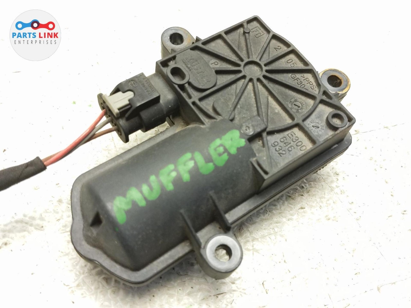 2016-20 BENTLEY BENTAYGA EXHAUST FLAP CONTROL VALVE ACTUATOR SERVO PLUG SET 3K