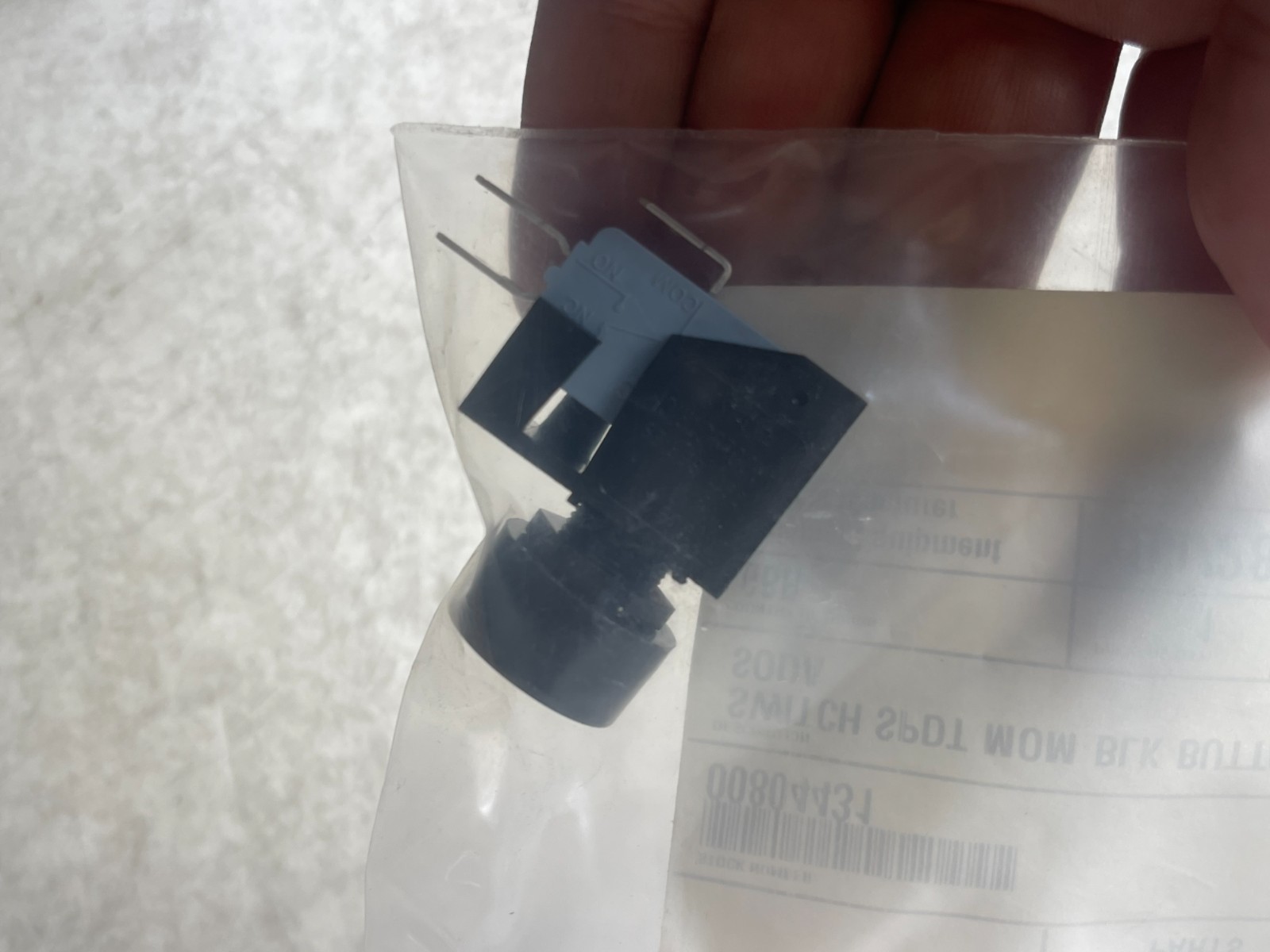 Multiplex 00804431 SPDT Momentary Switch 1" OEM Button Design Black