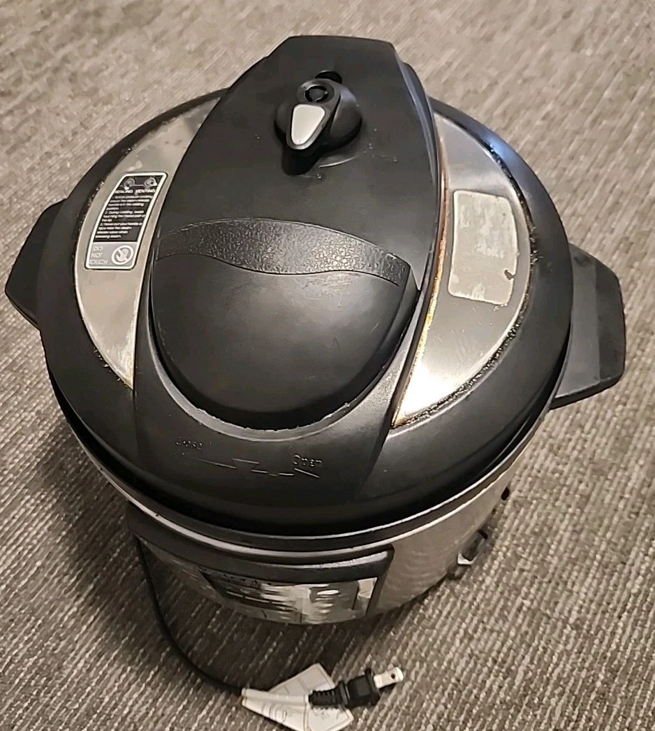 INSTANT POT 8 Qt IP-LUX8 Electric Pressure Cooker BASE AND COVER ONLY. Part
Opens in a new window or