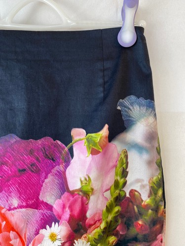 Gonna a matita Ted Baker London Karyce stampa floreale blu scuro taglia 1 US 4 UK 8 - Foto 6 di 15