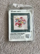 Vintage Vogart Crafts Creative Stitchery Kit w/ Frame – Floral Embroidery Pictur