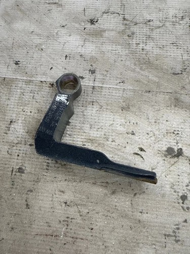 Upper door hinge