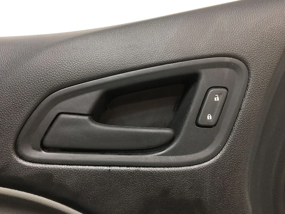 20 GMC CANYON Front Door Trim Panel Left - Изображение 4 из 4