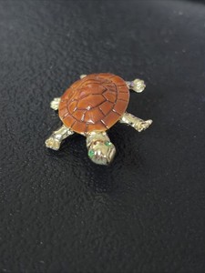 Authentic VINTAGE Tortoise Small GOLD PLATED BROWN ORANGE ENAMEL TURTLE BROOCH 1”