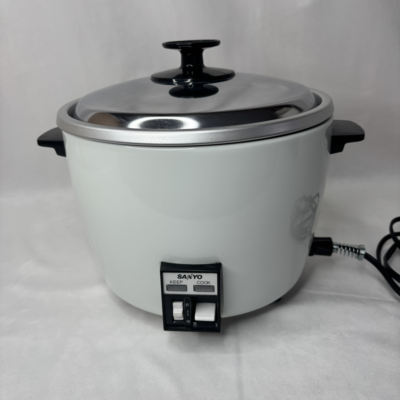 SANYO Automatic Rice Cooker 炊飯器 Vintage SANYO EC-23 Electric 10 Cup Rice Cooker And Operating