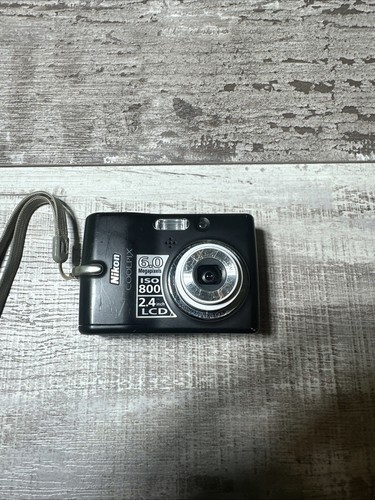 Nikon Coolpix L11 6MP Digital Camera 3x Optical Zoom with Case - Picture 11 of 11
