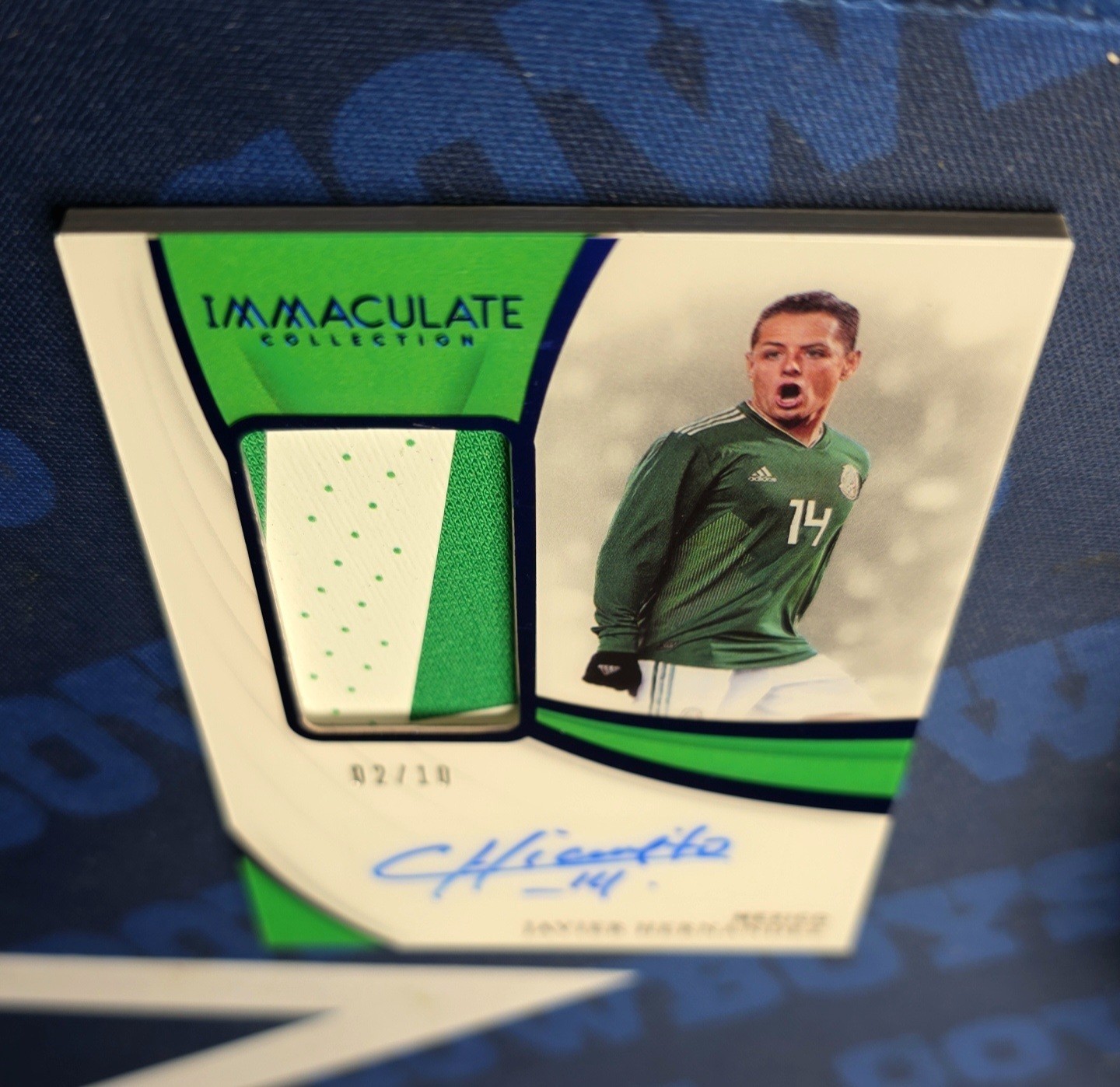 2018-19 Panini Immaculate Chicharito Patch Auto /10 Match-Worn Mexico view 7