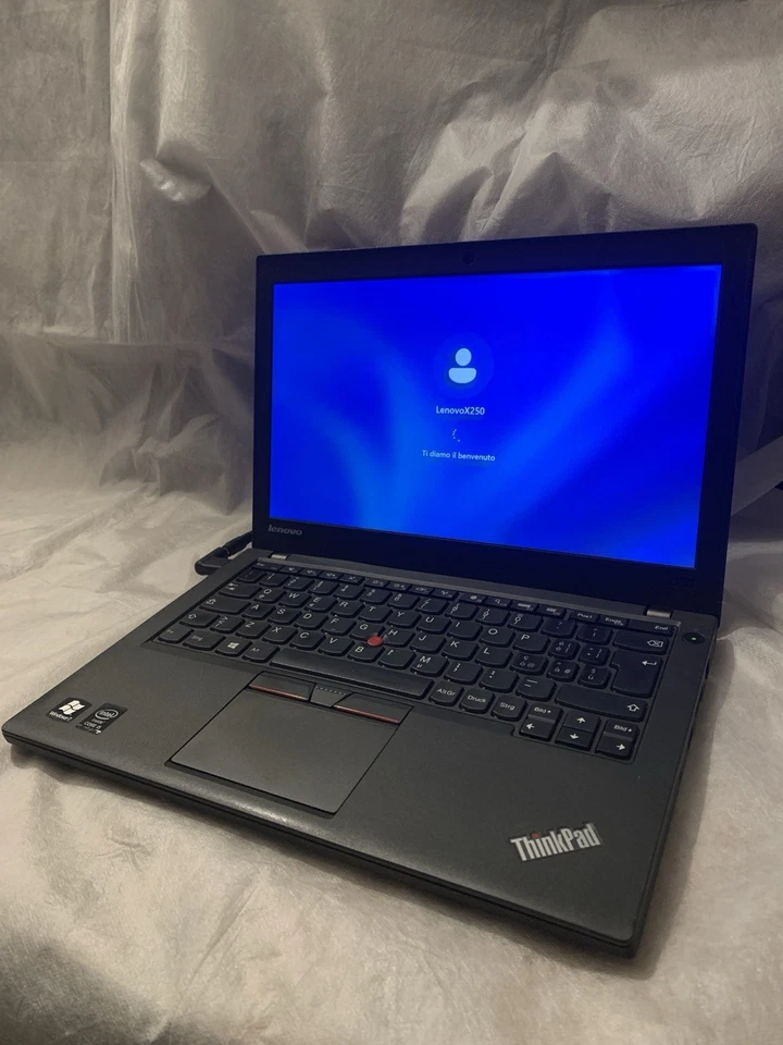 Lenovo ThinkPad X250 · i5-5300U · 8GB · 180GB, foto 1 di 5