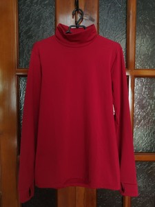 nike red turtleneck
