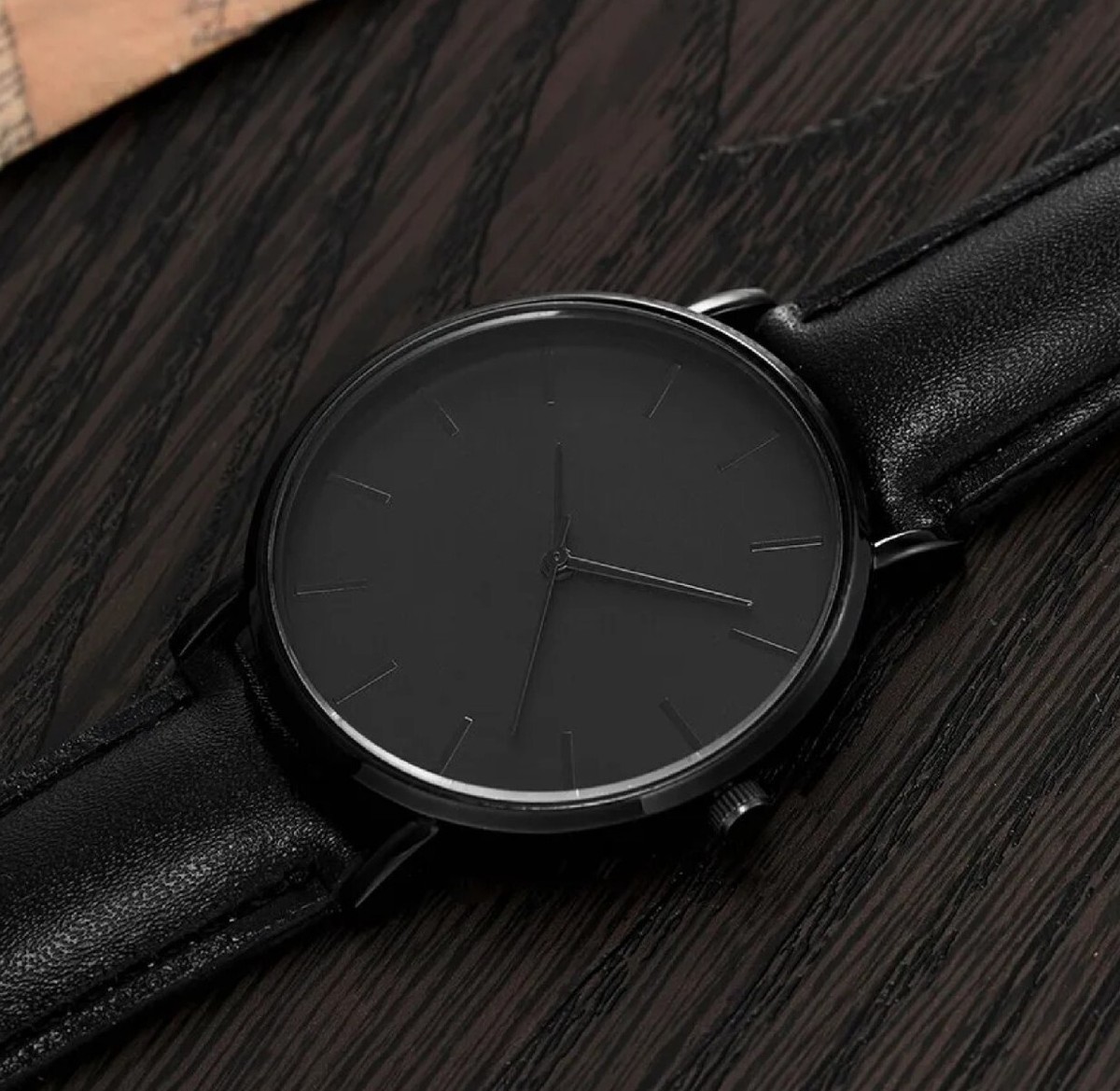4 units. Black quartz watch with leather bracelets for men 4 units. Black quartz watch with leather bracelets for men
