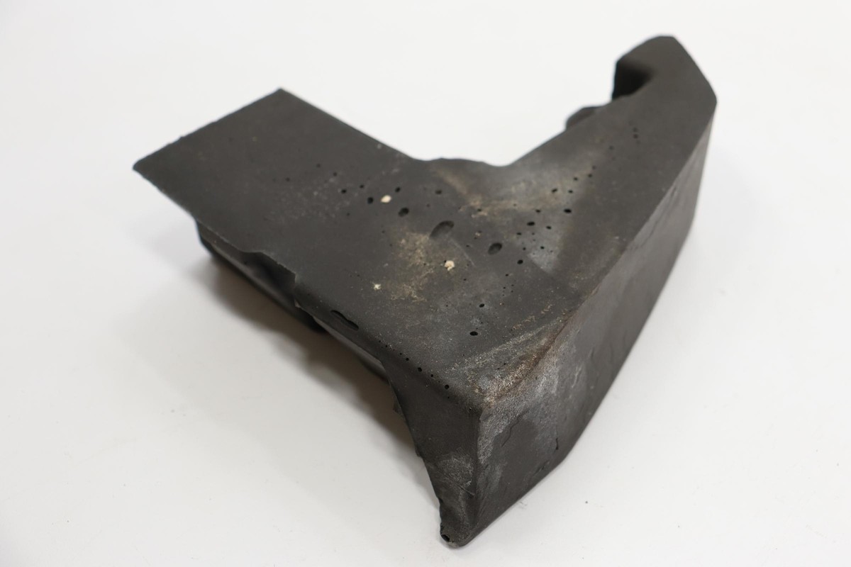 2019 - 2023 MAZDA 3 FRONT RIGHT FENDER INNER UPPER FOAM INSULATOR 
