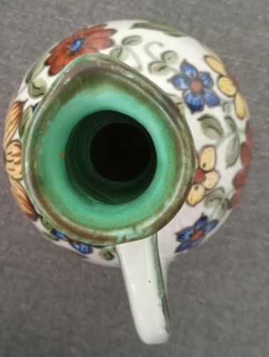 Signed Vintage Royal Zuid Holland GOUDA Pottery Mint Orig Label 8.5" tall - Picture 9 of 11
