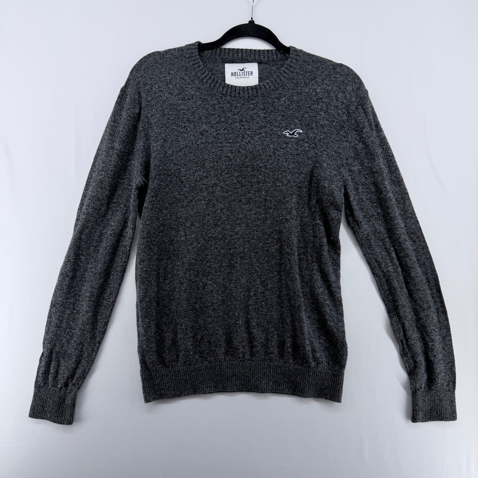 Hollister Mens Crewneck Sweater Small Charcoal Gray Heather Knit Seagull Logo