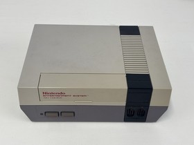 Nintendo Entertainment System NES Konsole Gremlins 2 Spiele 2 Controller funktionst&uuml;chtig