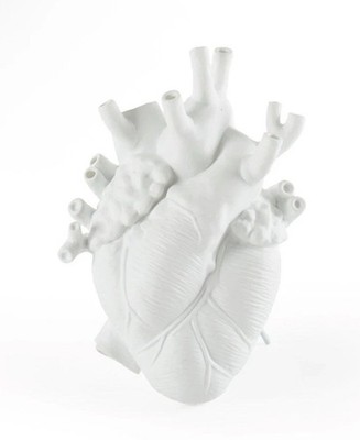 SELETTI  LOVE IN BLOOM PORCELAIN HEART VASE