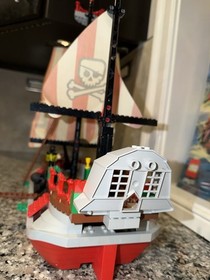 Lego 7075 Pirates Captain Redbeard's Pirate Ship 100% Complete w Instructions,