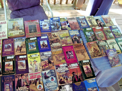 LOUIS L'AMOUR 51 VINTAGE PAPERBACK BOOKS  SACKETTS COMSTOCK LODE + MEMOIR + MORE