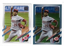 RAISEL IGLESIAS 2021 TOPPS BASEBALL RAINBOW FOIL PARALLEL & BASE CARD 174 REDS
