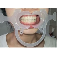 Dental Cheek Lip Retractor Mouth Opener C-Shape With Handle Transparent Medium