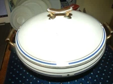 THE WELLSVILLE CHINA CO.SOUP TUREEN  WITH LID