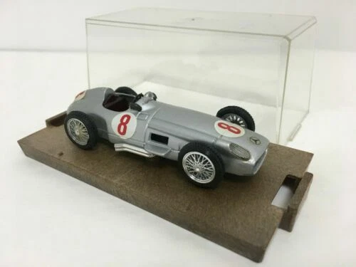 Articoli di modellismo statico scala 1:43 Brumm per Mercedes