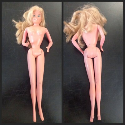 BAMBOLA VINTAGE BARBIE ROLLER SKATING anni 80