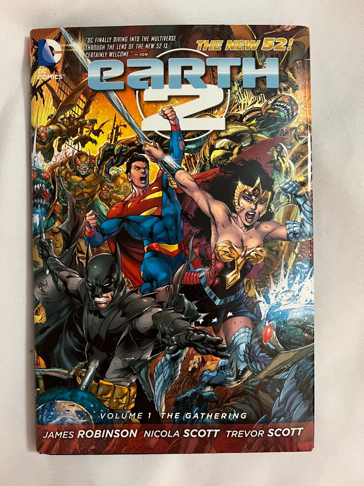 Earth 2 Volume 1 The Gathering HC Hardback DC Comics New 52 Brand New ...