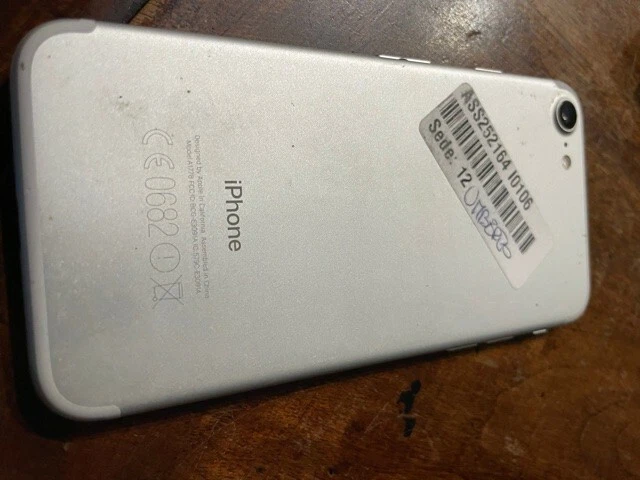 Apple iPhone 7 32GB Silver Bianco LTE Ex Demo  - Immagine 2 di 4