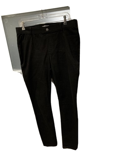 Lauren Conrad Pull on, Mid Rise Black 
