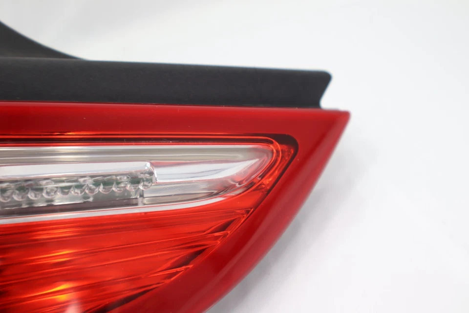 Luz trasera derecha del lado del pasajero Jaguar XJ X351 2010-2015 lámpara Talilight OEM Foto 2 de 4