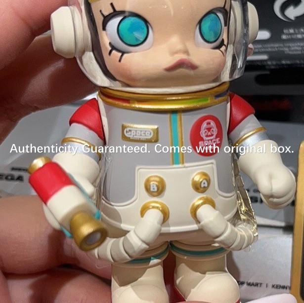 POP MART Mega Collection 100% Space Molly The Girl from The Earth