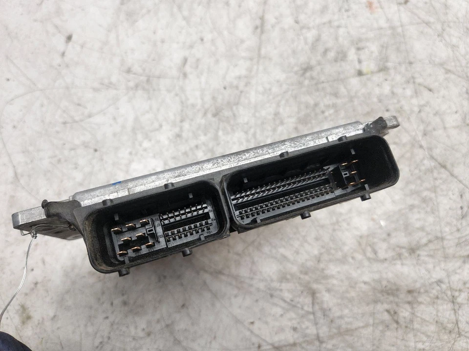 2006 Infiniti QX56 ECM módulo de controle de motor 2WD de 1/06 OEM 23710-ZH43B - Imagem 4 de 4