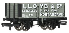 R6652 Hornby OO Gauge 7 Plank Wagon 'Lloyd & Co' 73 (Pre-Owned)