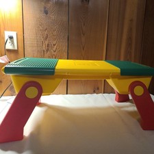 LEGO 1994 VINTAGE LAP TABLE