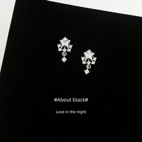 Sparkly Crystal Star Stud Earrings for Women Rhinestone Pave Dainty Jewelry Gift