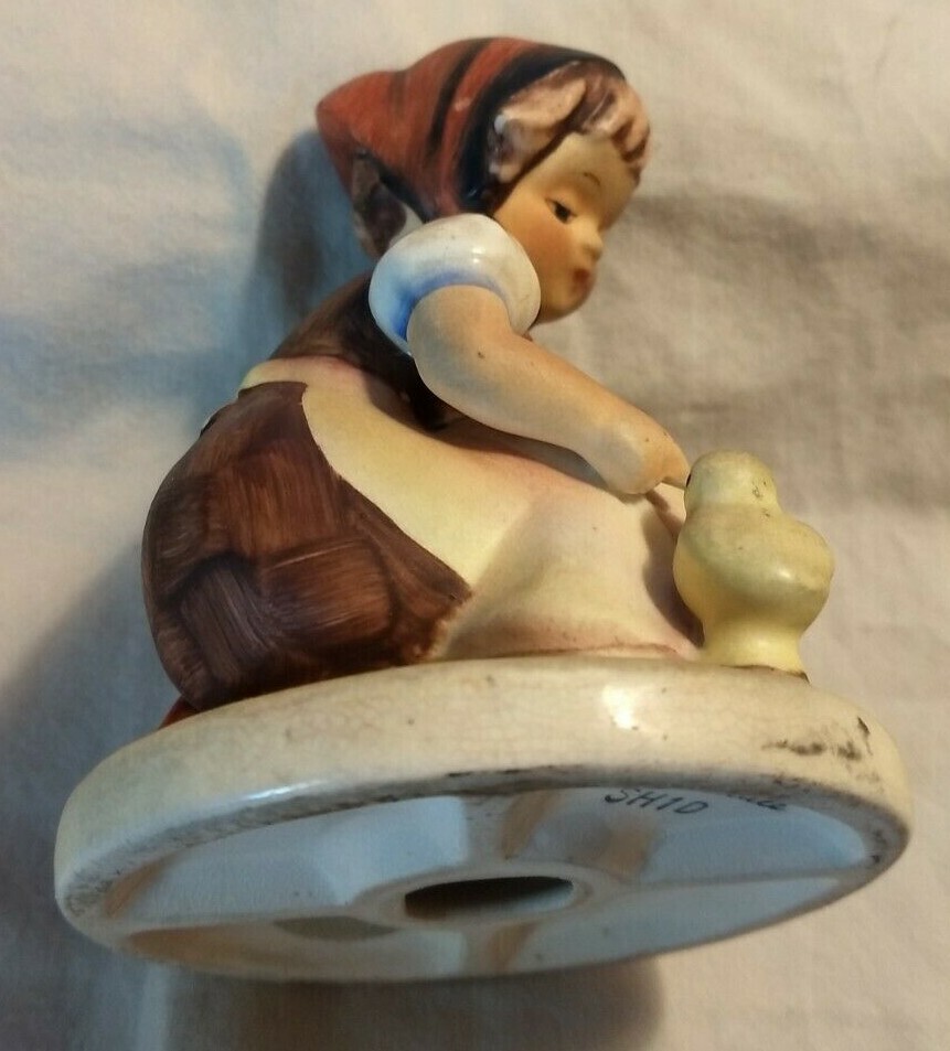 VTG Napco Japan figurine 50's Little Girl Basket Feeding