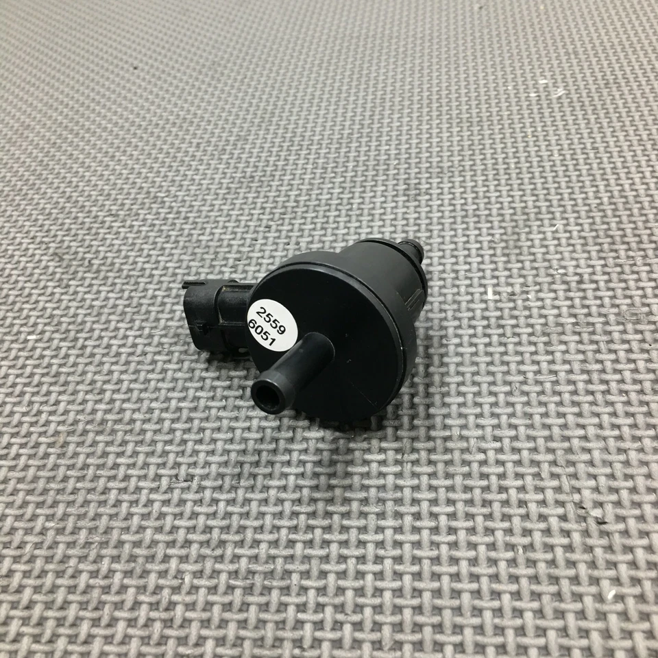 06-11 Válvula de control de purga de bote de vapor EVAP Hyundai Accent Hatchback OEM Foto 3 de 4
