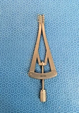 Jarit 205-105 ALM Retractor with blunt self-retaining teeth