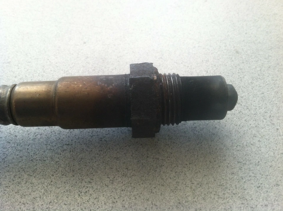 2004-2008 BMW 750i 750Li E65 E66 ~ SENSOR DE OXIGÊNIO INFERIOR DIREITO 02 ~ PRETO - Imagem 2 de 4